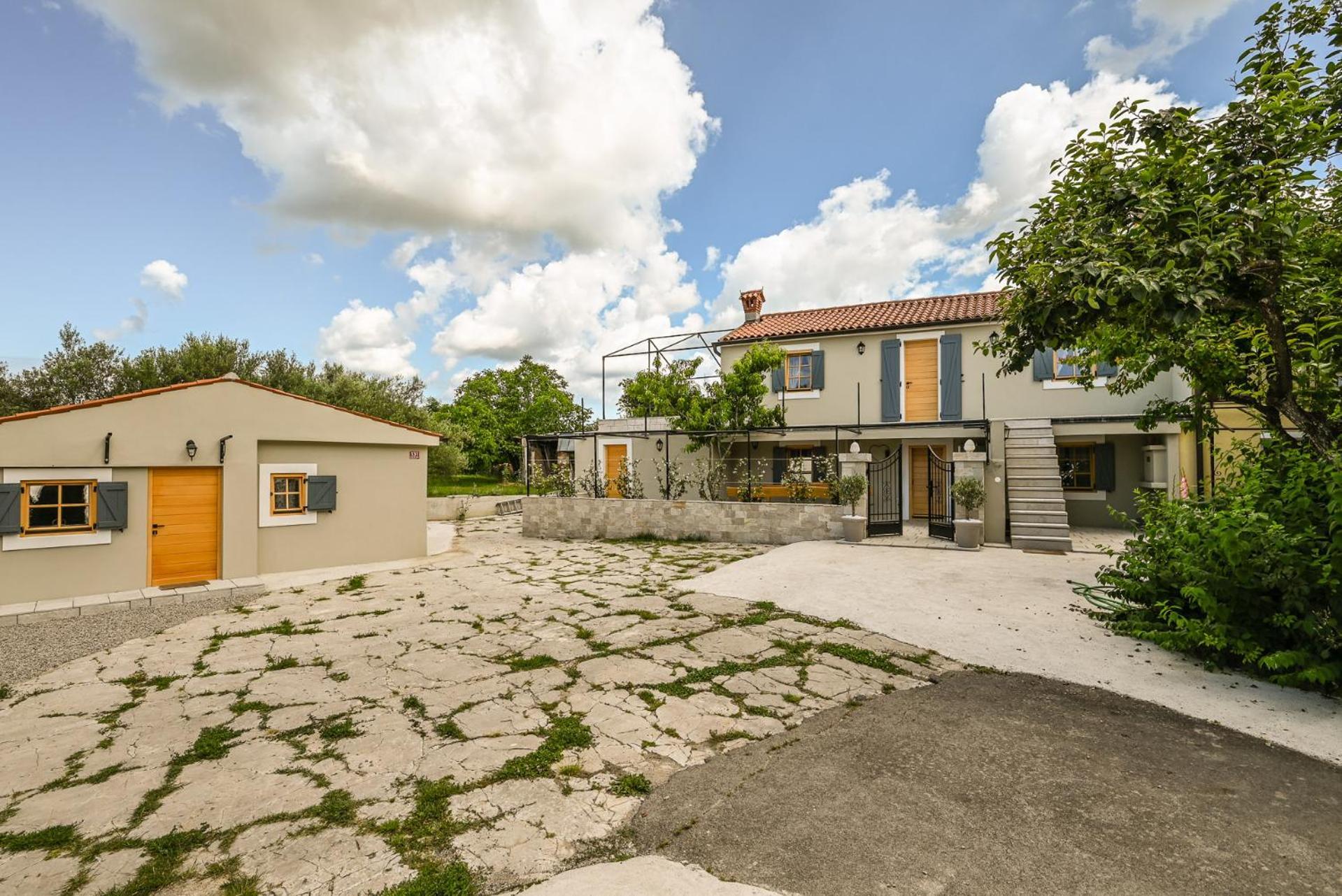 Medanni - Boutique House In Nature With Pool Izola Exteriör bild